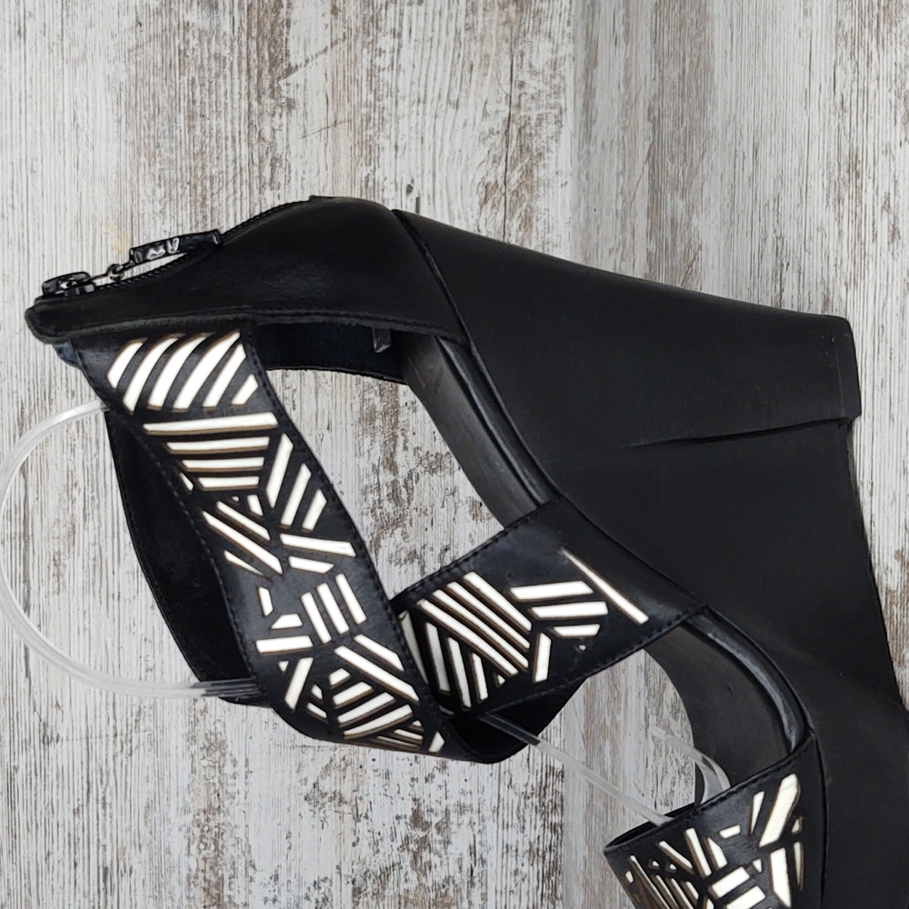 Diane Von Furstenberg Black Cutout Leather Wedge Sandals - Picture 5 of 15